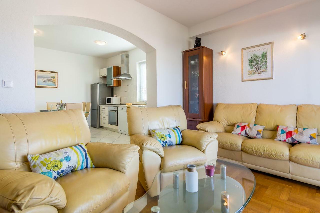Apartment Dominik Trogir Exterior photo